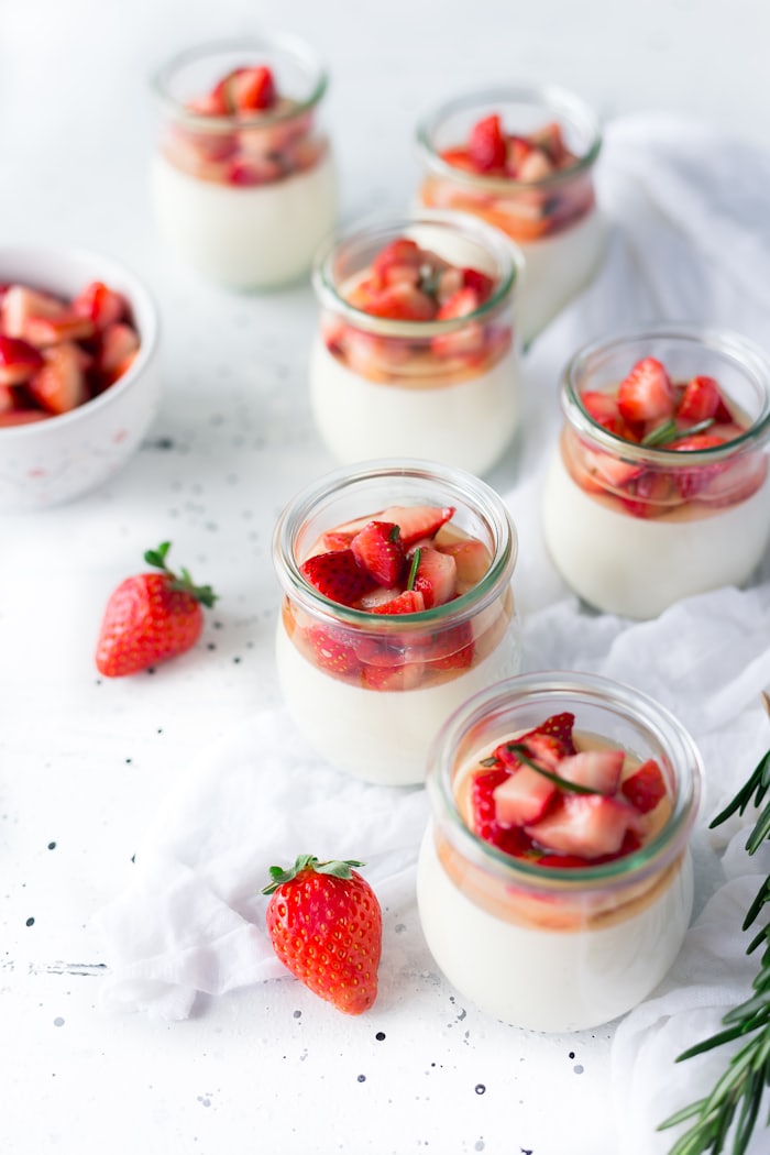 Full-fat strained Greek yogurt